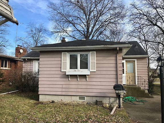 2nd image of 7242 Magoun Ave