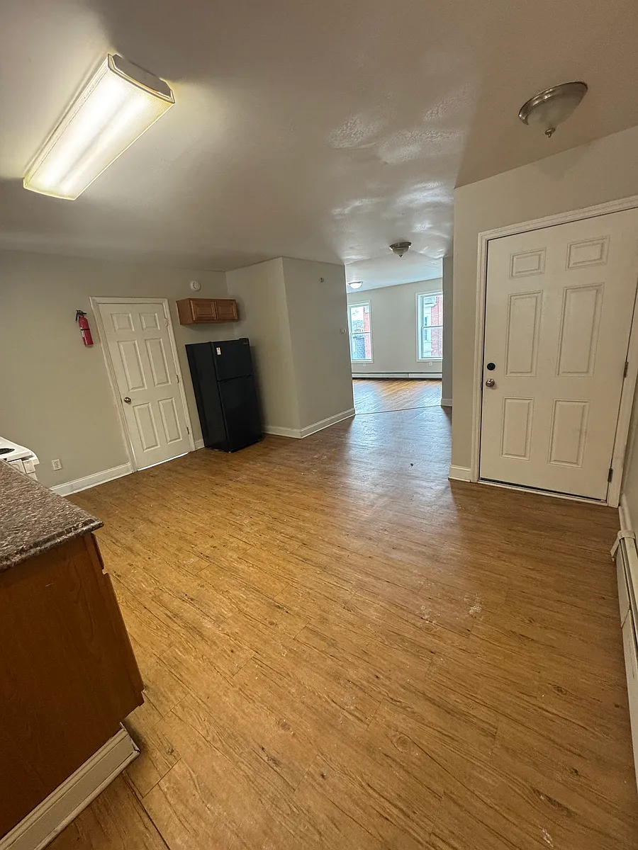 Building Photo - 554 4th St #3S