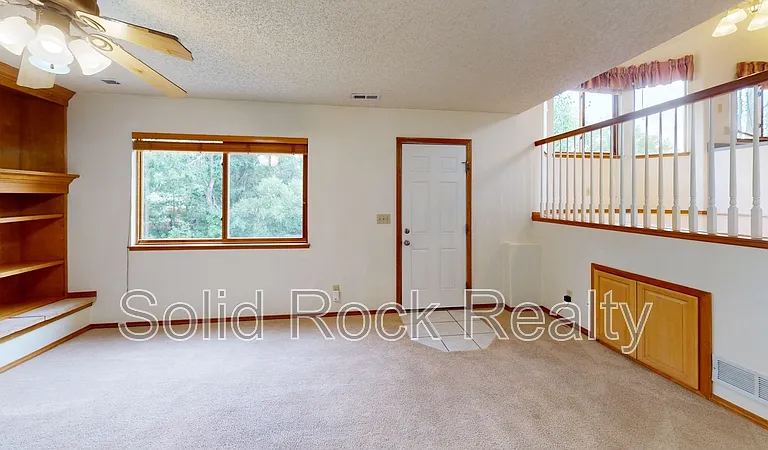 2580 Lyncrest Dr — Photo 7