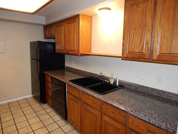5th image of 11120 Stratford Dr