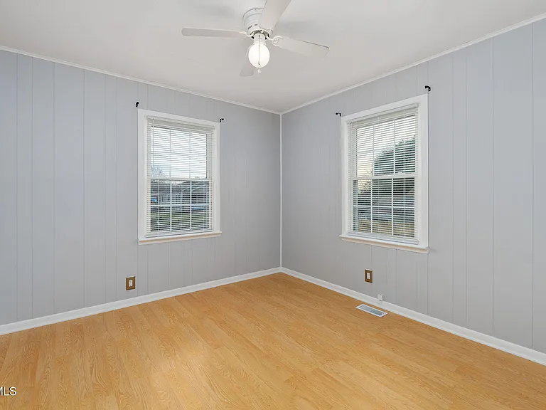 11 Birch St — Photo 15