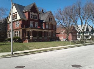 3002 W McKinley Blvd, Milwaukee, WI 53208