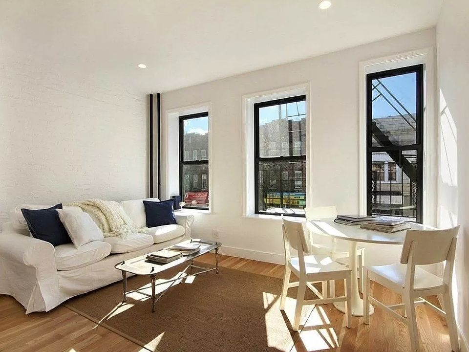 1st image of 851 Franklin Ave APT 2A