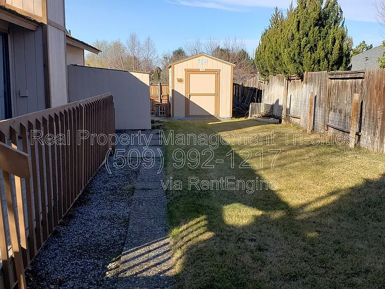 4311 Desert Pl — Photo 3