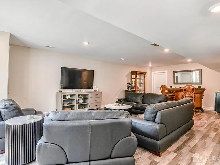 1529 Paxton Ln — Photo 20