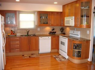 3170 Spring House Ln, Southampton, PA 18966