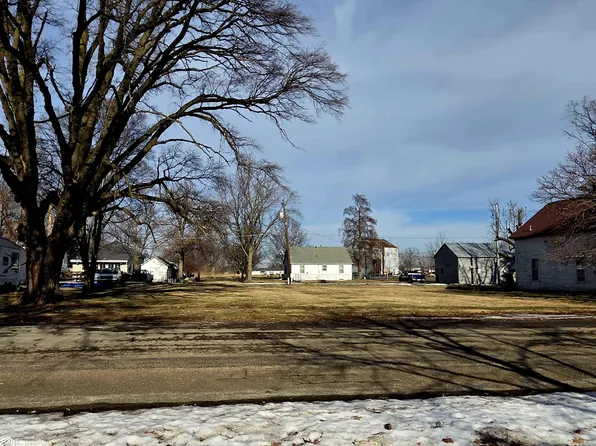 305 E Ash St, Winfield, IA 52659