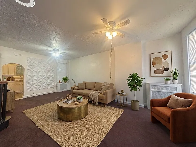 150 W Palmer St — Photo 2