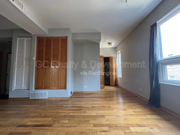 2145 N Lakewood Ave #3NR — Photo 9