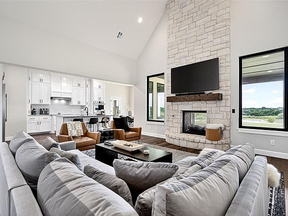 4th image of 2463 W Lake Way