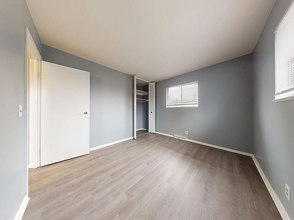 5th image of 114 Brookwood Way N #3