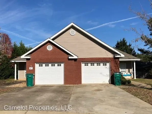 213/215 Pine Meadow Cir, Elmore, AL 36025