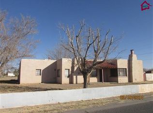 372 Carlton Rd, Las Cruces, NM 88007