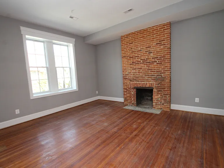 211 W Lanvale St — Photo 5
