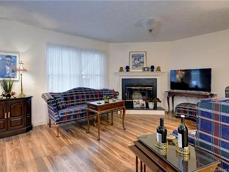 5101 Salisbury Mews — Photo 5