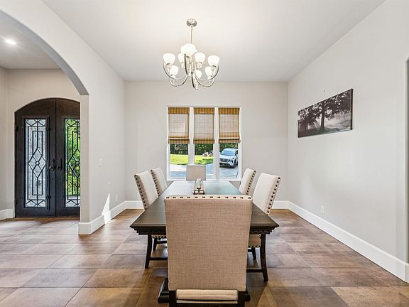 5th image of 635 Bayhill Rd