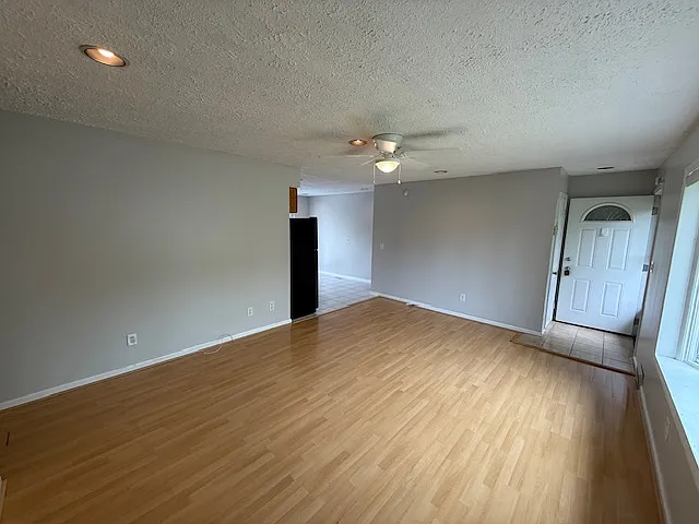 35633 Seville St — Photo 2