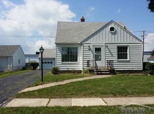 627 Bentley Dr, Monroe, MI 48162
