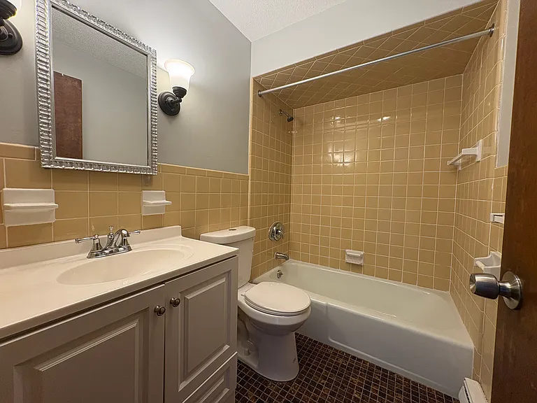 26 Judith Ln #8 — Photo 8