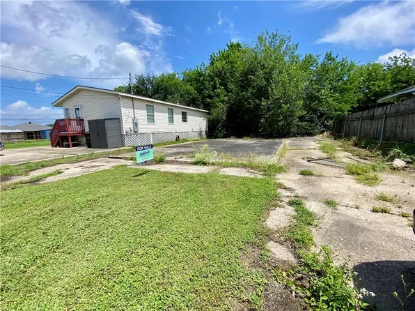 107 3rd St, Chalmette, LA 70043
