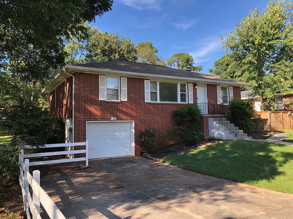 1st image of 140 La Belle Ln