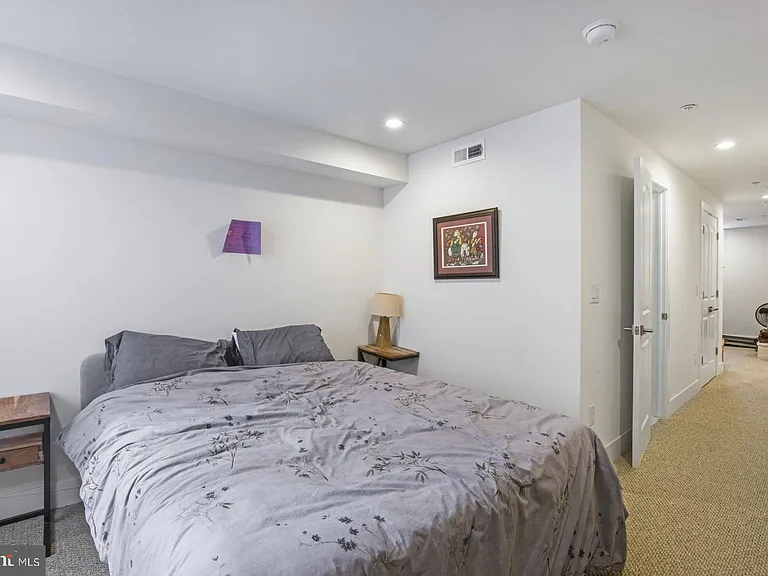 1259 S 29th St — Photo 31