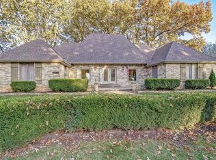 8415 Oakmont Dr, Nixa, MO 65714