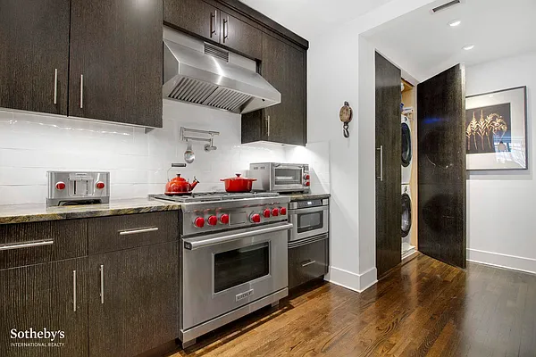 Sold by Sotheby's International Realty | media 22