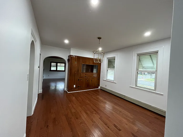 23-03 Rosalie St — Photo 4