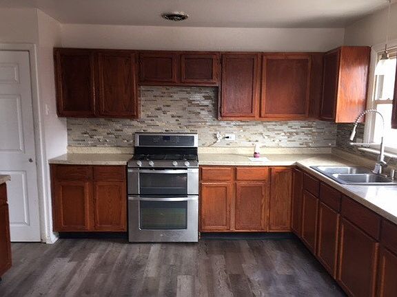 4th image of 725 E 152nd St