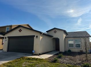 5543 W Flint Way, Fresno, CA 93722