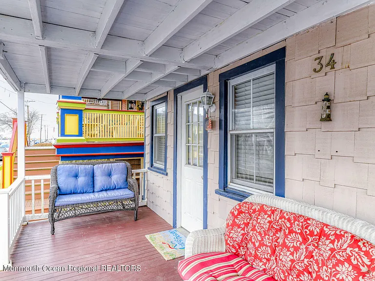 34 Webb Ave E #EAST SIDE — Photo 3