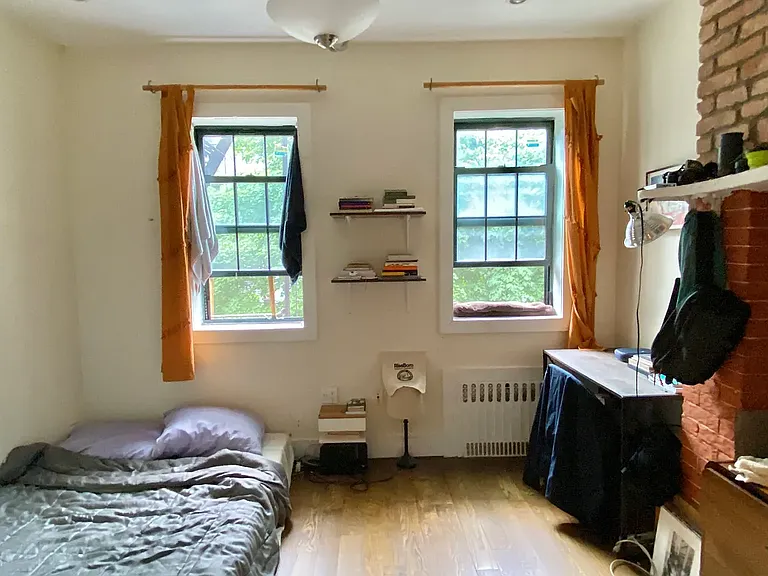 11A Menahan St #3R — Photo 6
