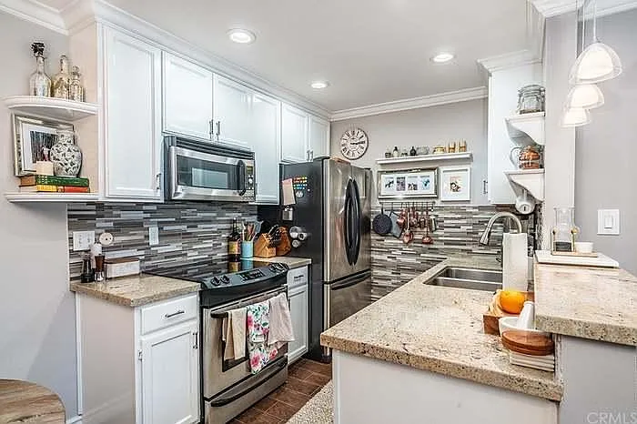 355 S Madison Ave #225 — Photo 3