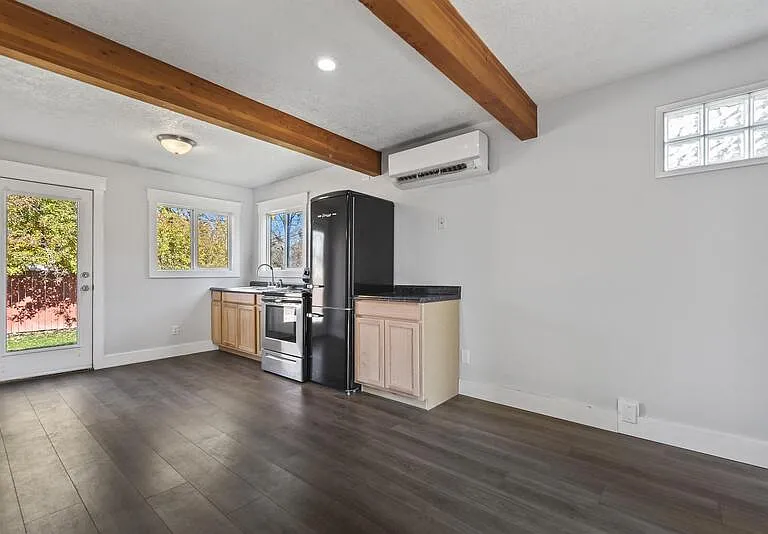 3718 W Custer Dr #1/2 — Photo 2