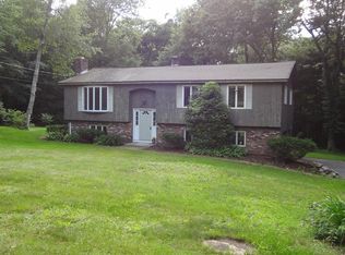 34 Springhouse Rd, Hampden, MA 01036