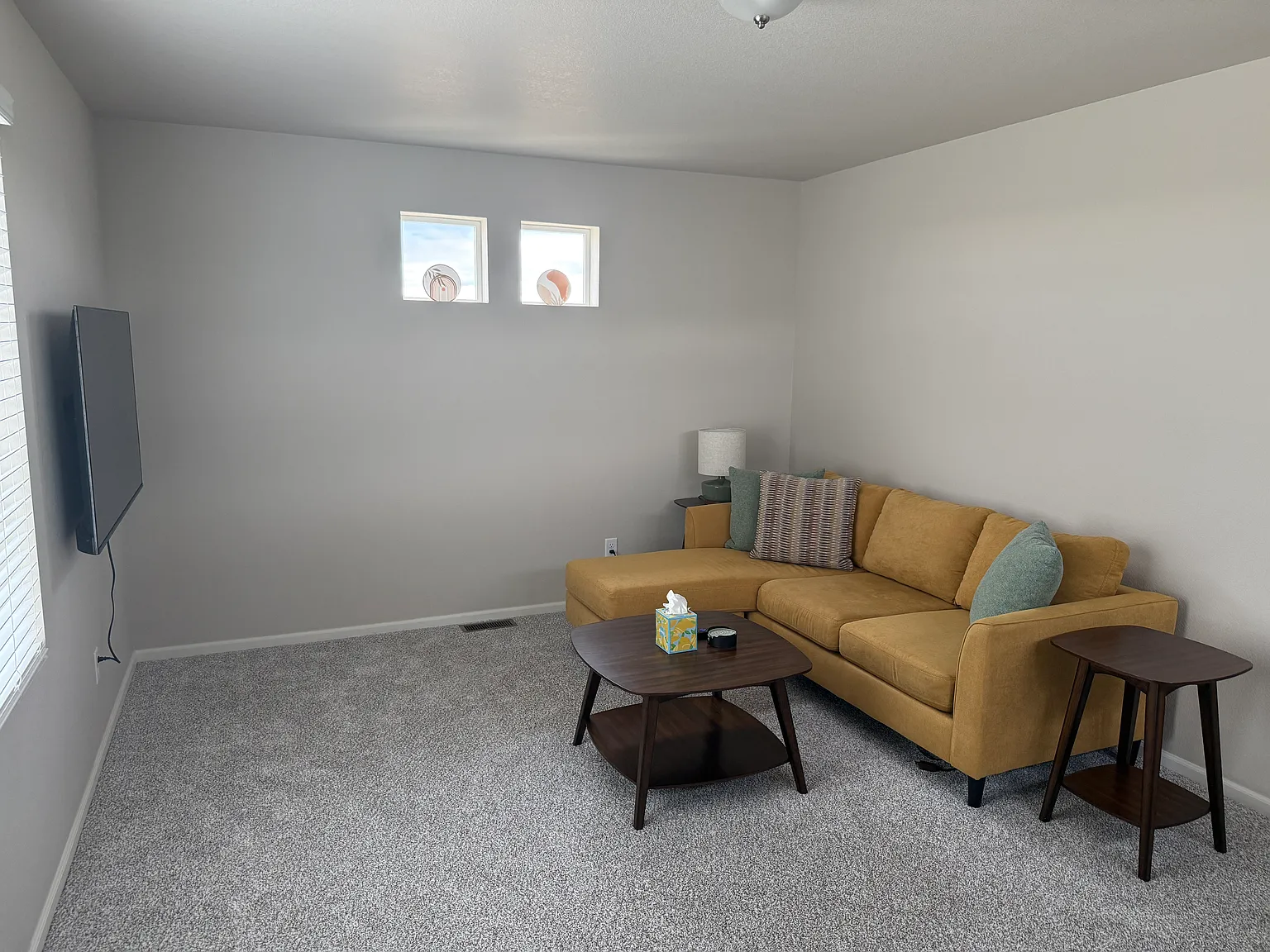 4 bed, 3.5 bath, 1944 sqft, $1,300 — Photo 2