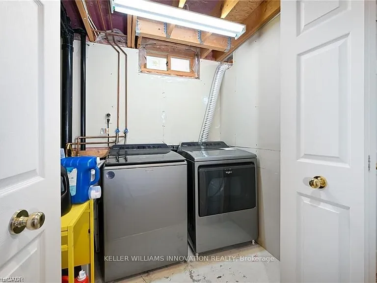 8 Buss Ct — Photo 31