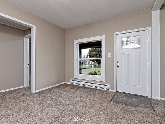 4th image of 702 Yew Street