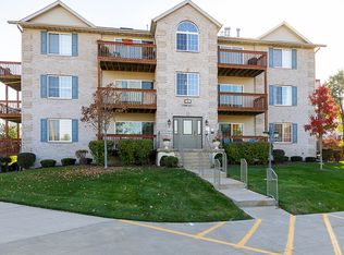 3203 Holiday Ct, Bettendorf, IA 52722