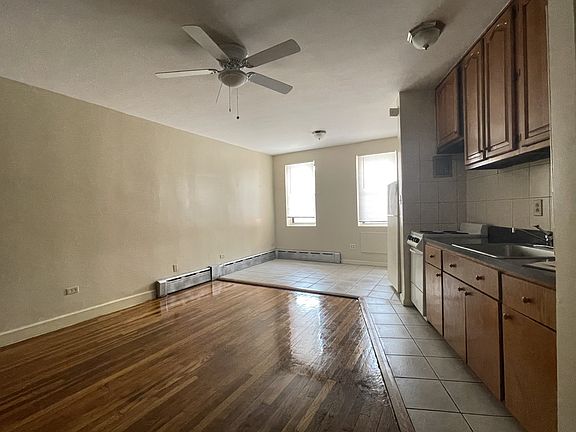 4th image of 19530 Jamaica Ave #1