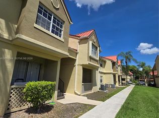 18324 NW 68th Ave APT L, Hialeah, FL 33015