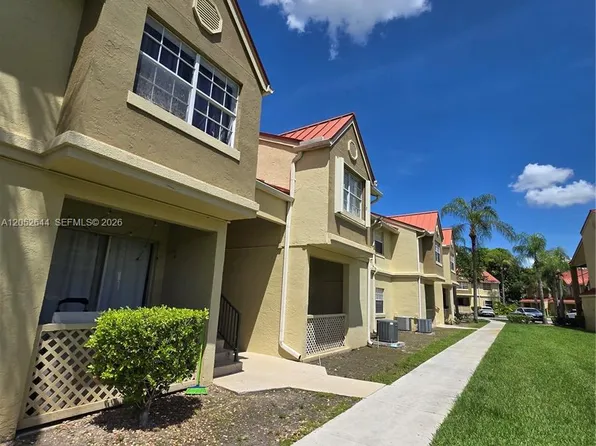 18324 NW 68th Ave APT L, Hialeah, FL 33015