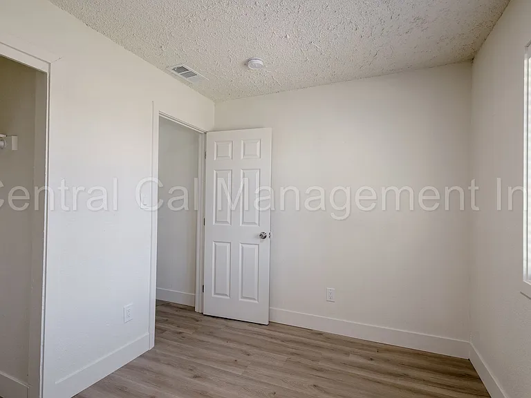 1244 Virginia Ave — Photo 12