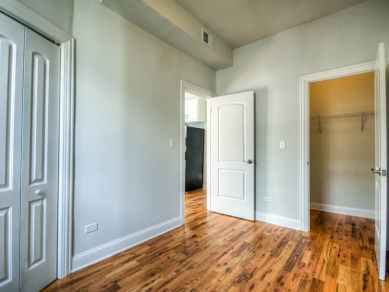2111 N Western Ave #2F — Photo 5