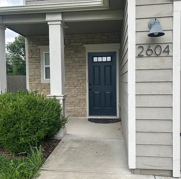 2604 Lazy Brook Ln — Photo 2