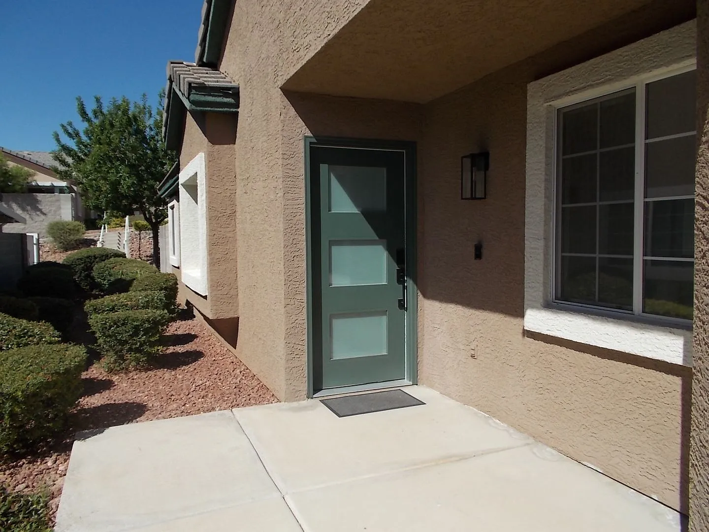 Move-in ready and designed for easy living, this gated community gem has it all! — Photo 2