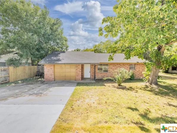 2026 Harwood Rd, Gonzales, TX 78629