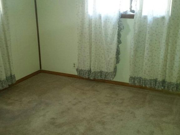4th image of 1347 E River St