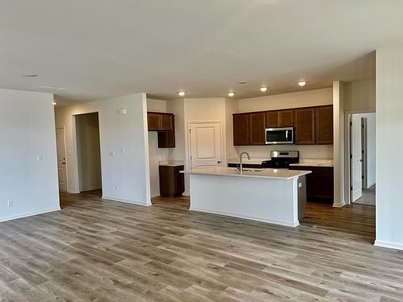 5th image of 10414 Morse Pl